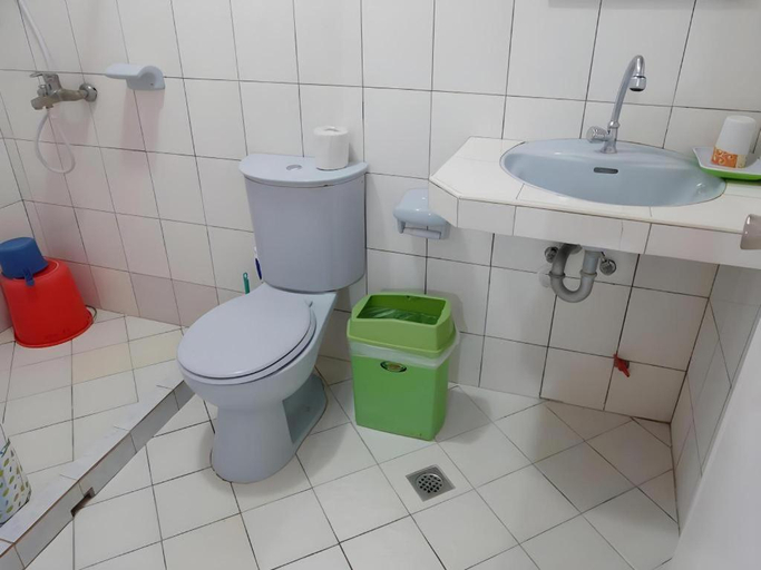 Bathroom 4, La Isla Bonita Resort, Malay
