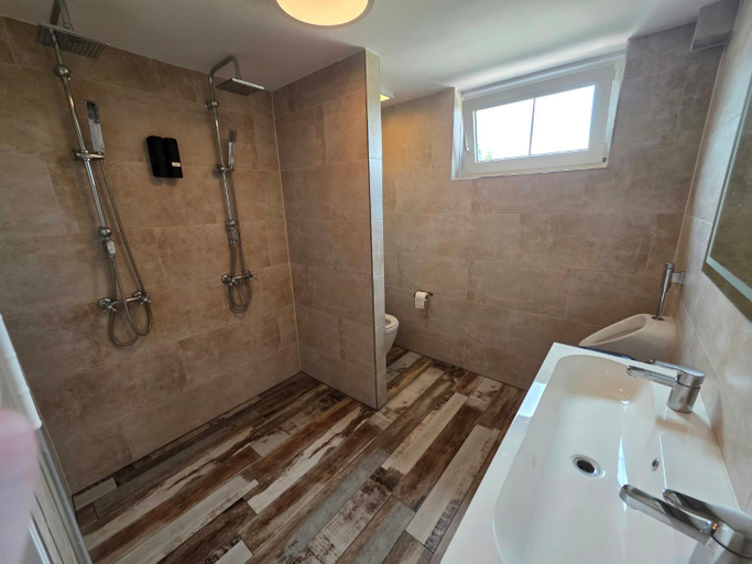 Bathroom 2, Bed & Budget Mackenzieplaats, Voorst