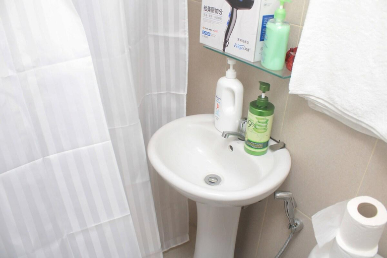 Bathroom 3, A2J Luxury 2BR Suite Near High Street BGC Taguig, Taguig