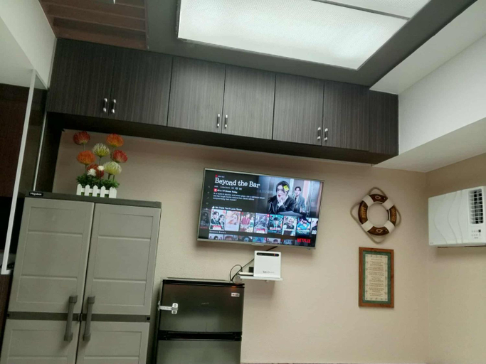 Shared lounge/TV area, Grand Riviera suites Manila Condo infront of us embassy, Manila City