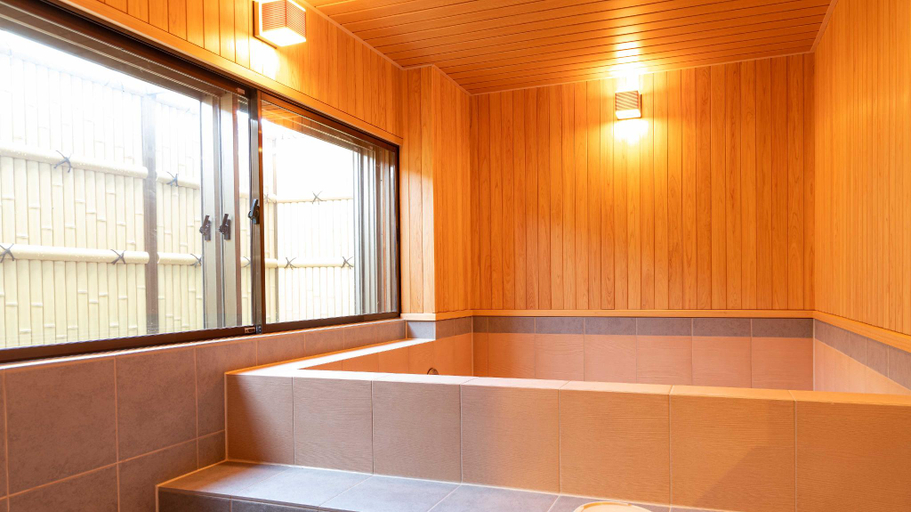 Bathroom 3, hamamurasaki, Shirako