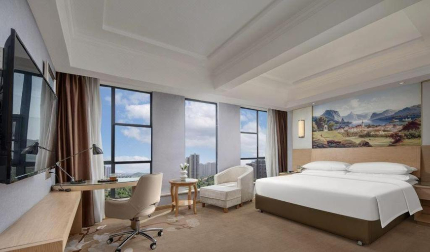 Bedroom 2, Vienna Hotel Yueyang East Station, Yueyang