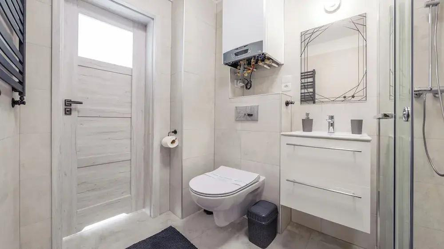 Bathroom 3, Apartamenty Sun & Snow Zielona Zatoka, Słupsk