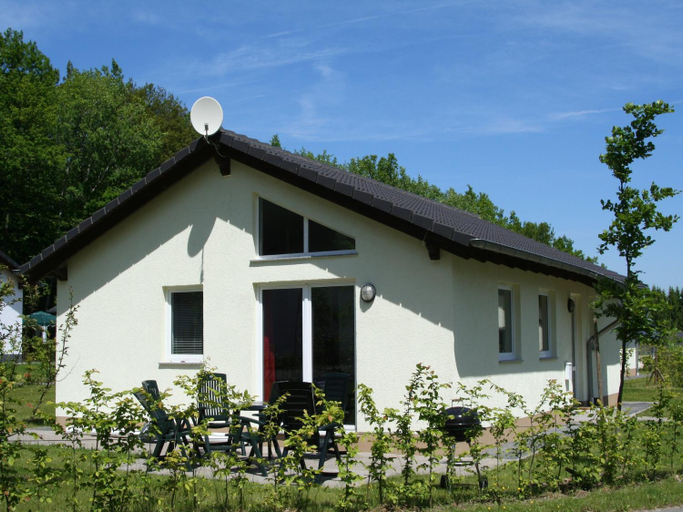 Exterior & Views 1, Bungalow near Eifel Ski Lift, Vulkaneifel
