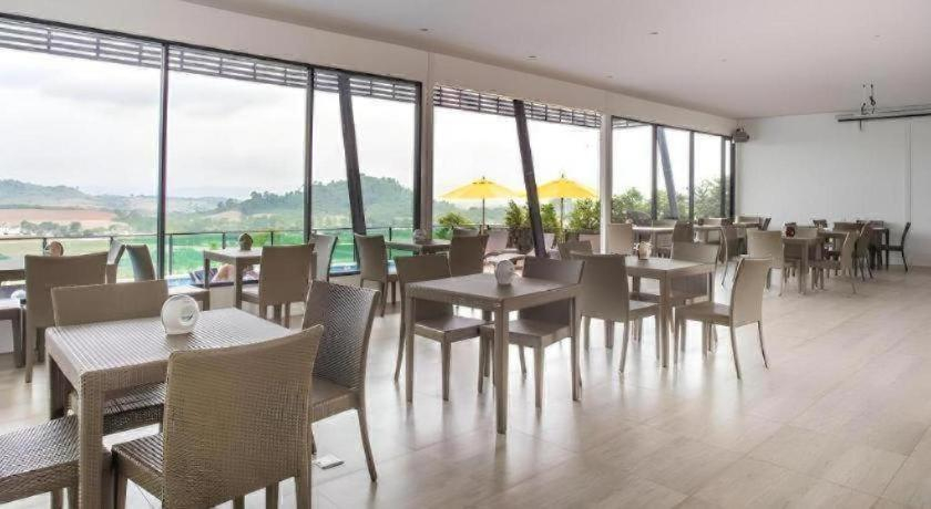 Food & Drinks, Chantara Valley Resort, Wang Num Khiaw
