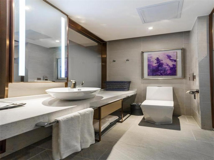 Bathroom 4, Lavande Hotel·Guilin Yangshuo Xi Street, Guilin