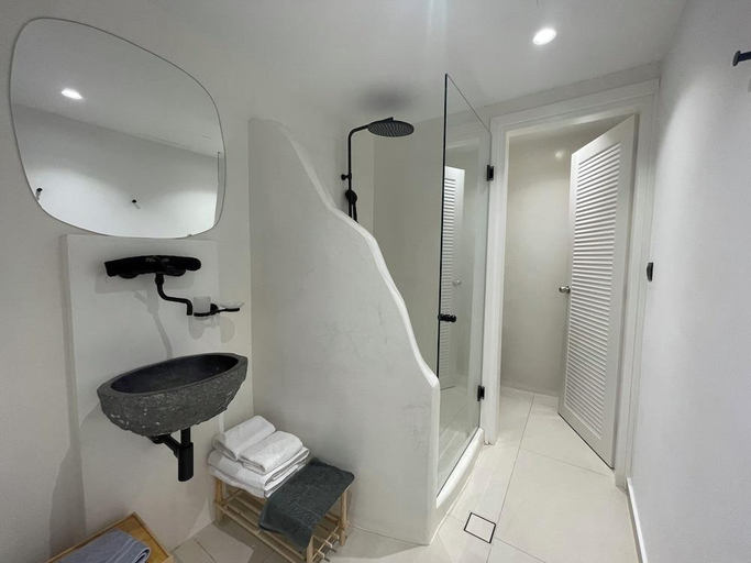 Bathroom 3, Imera Vista Suites, South Aegean