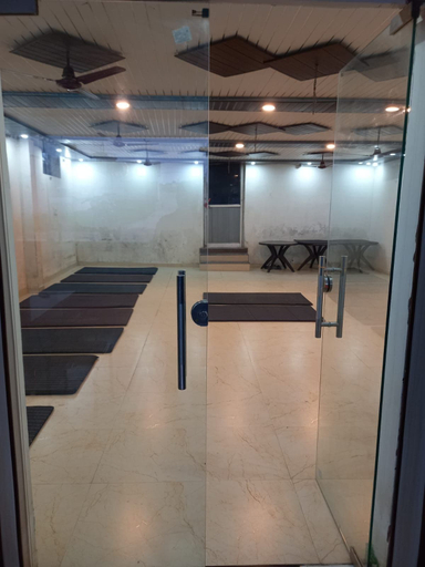Room 4, Hotel Mrityunjay Coze Stay, Faizabad