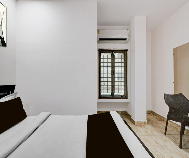 Room 5, Deluxe Hotel Aditya Grand, Guntur