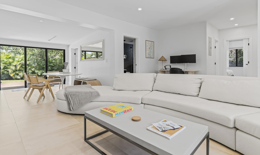 Front of property, Casa Siesta, Modern, by Design District, Hot Tub, Miami-Dade