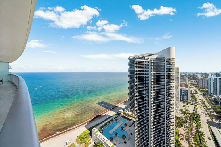 Interior 5, Sea Glass- Pool, Gym, Oceanfront in Hollywood FL, Broward