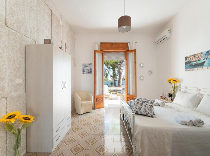 Room 5, Villa Acqua Azzurra With Private Parking and Air Conditioning, Lecce