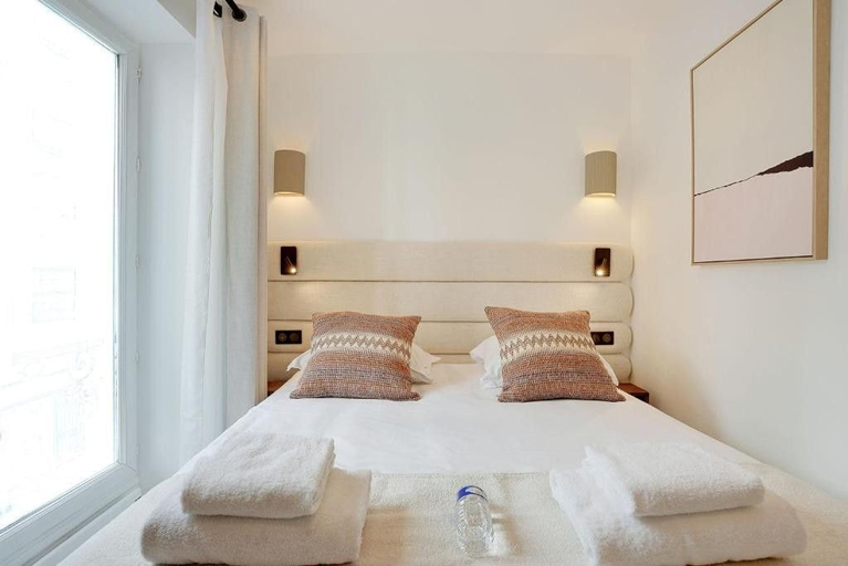 Room 2, Résidence Laffitte, Paris