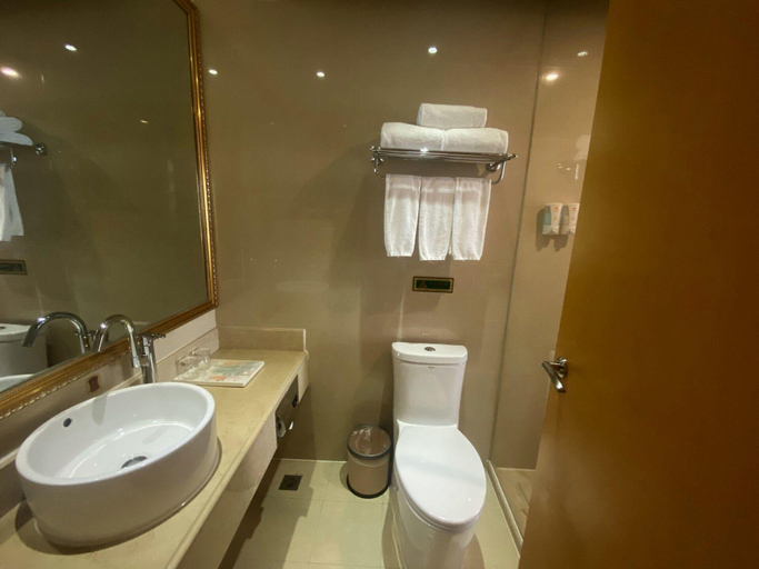 Bathroom 3, Vienna Hotel Guangxi Guilin Wanfu Plaza, Guilin