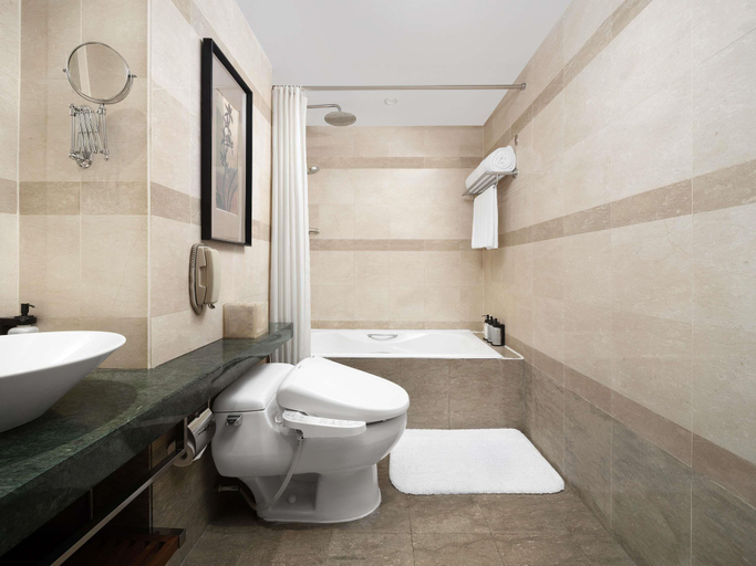 Bathroom 4, Grand Mercure Shanghai Hongqiao, Shanghai