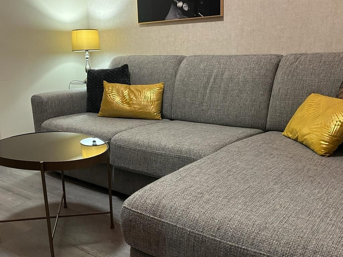 Living area 3, 1BR APT w/ 2 Balconies - Spinola Bay, St Julian's