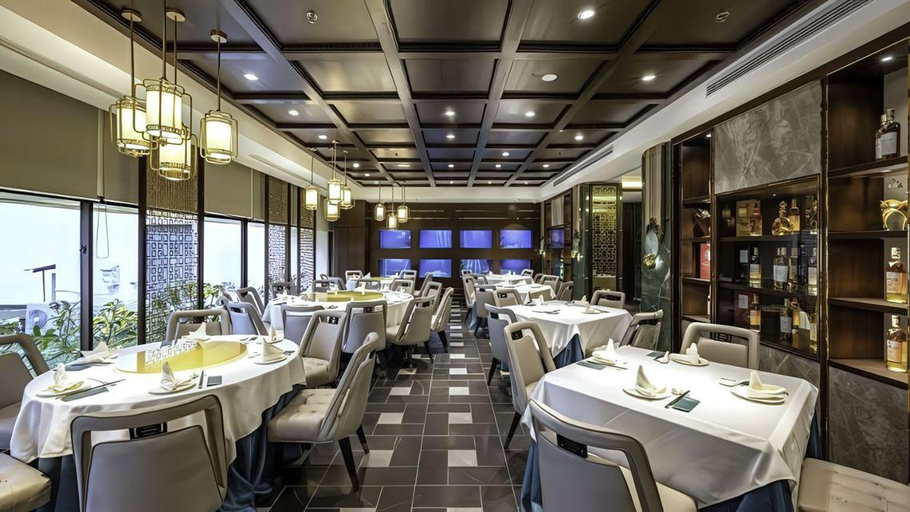Food & Drinks, Elegance The Tresor D4, District 4