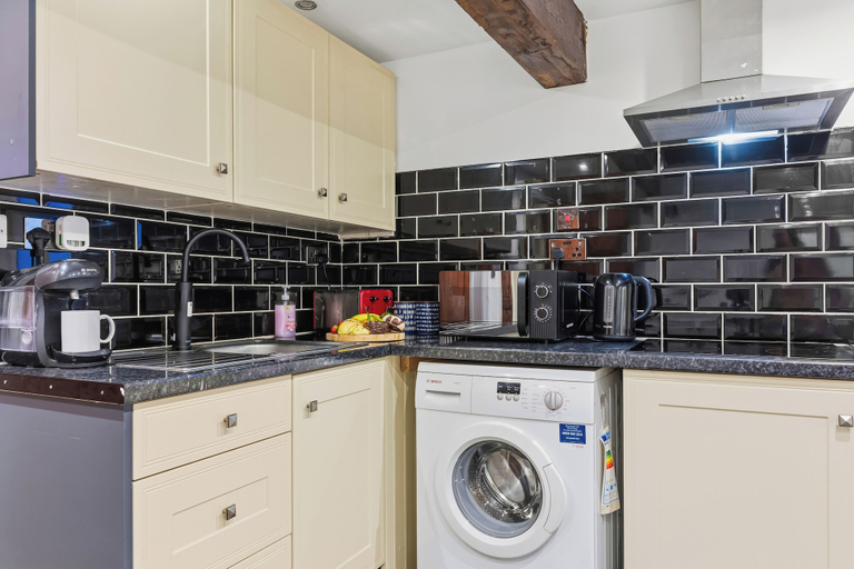 Private kitchen 4, The Cozy Snug Basement, Sleeps 2 in Bury, Bury