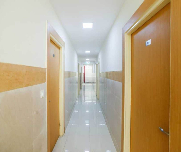 Interior 4, Deluxe Daya Hotel, Gautam Buddha Nagar