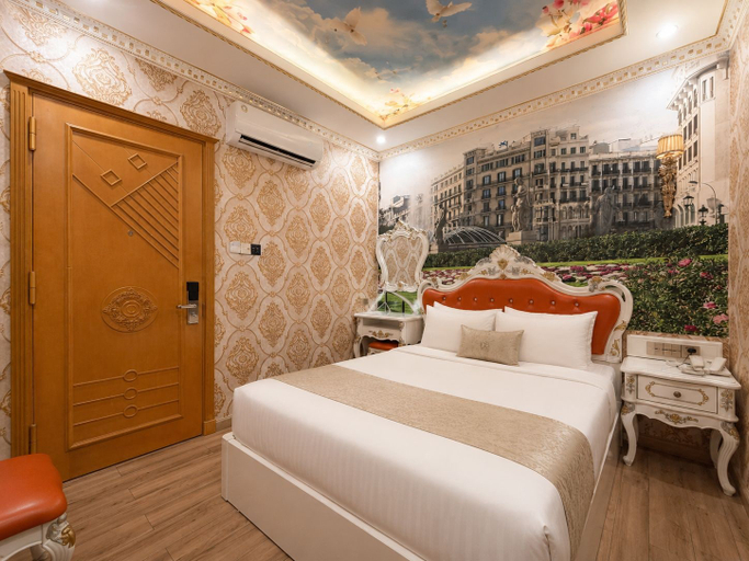 Room 5, Amory Royal Hotel, District 10