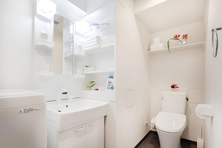 Bathroom, @RLiS_house Shin-Osaka-Kita, Osaka