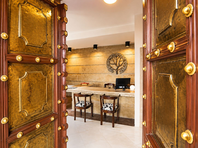 Bathroom 4, Guleria Kothi, Varanasi