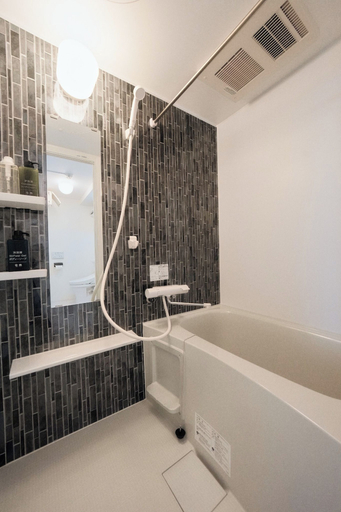 Bathroom 5, Hotel BB, Ōta