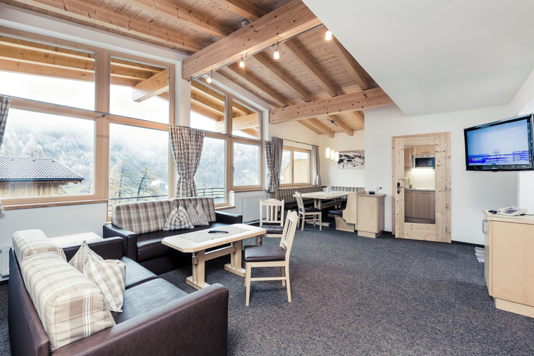 Living area 4, Leni Mountain Apartments, Imst