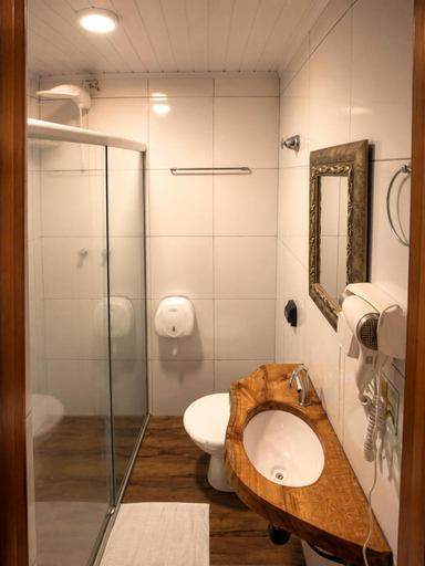 Bathroom 4, QUEIROZ PALACE HOTEL, Siqueira Campos