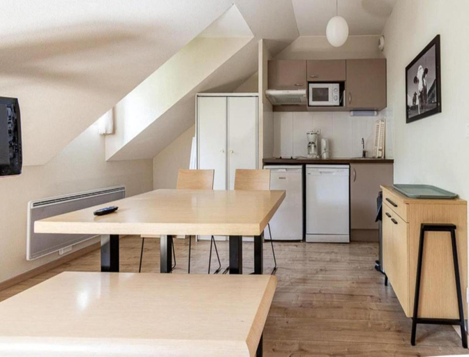 Dining 4, Mountain Apartment for 6 in Ax-les-thermes, Ariège
