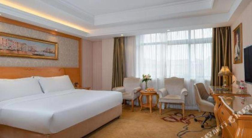 Bedroom 2, Vienna Hotel Chengdu Airport Shuangliu Wanda, Chengdu