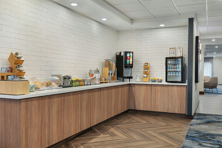 Food & Drinks 4, Fairfield Inn & Suites by Marriott South Hill, Mecklenburg