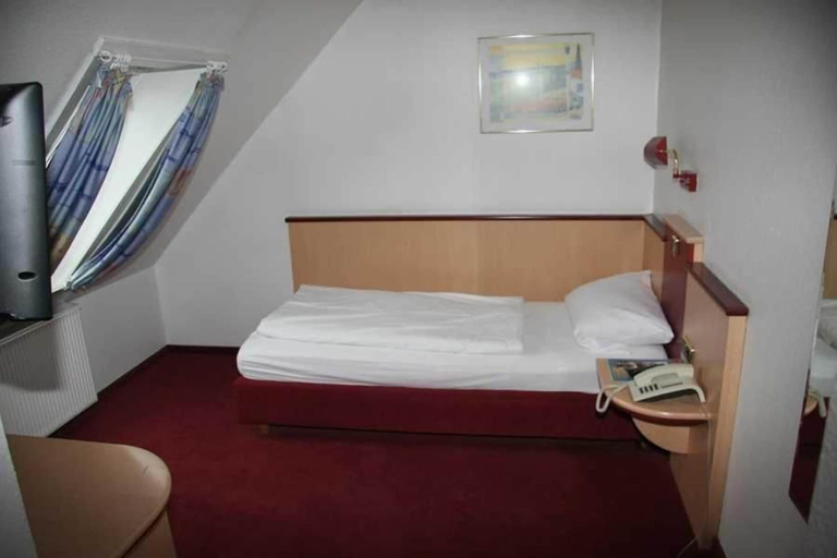 Bedroom 3, Vorsfelder Hof by Belvilla, Wolfsburg