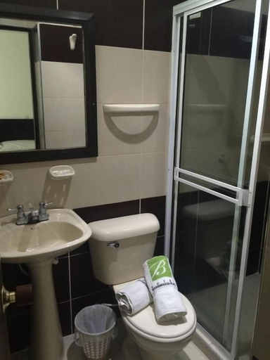 Bathroom 4, hotel bucaramanga plaza, Bucaramanga