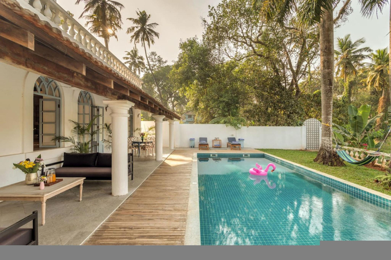Sport & Beauty 5, Casa Palms by Hireavilla -5BR Villa w Private Pool, North Goa