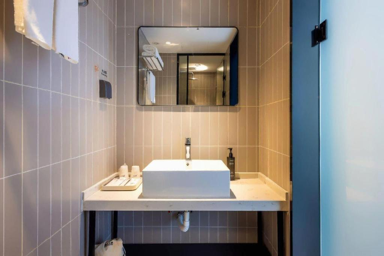 Bathroom 3, Lavande Hotel Jingjiang Automobile Terminal, Taizhou