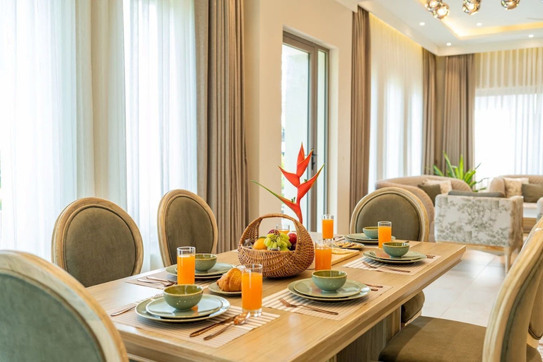 Dining 4, Paddy Field View 5 Mins Drive to Beach, North Goa