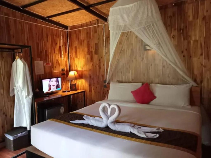 Bedroom 2, Chiewlan Camp and Resort, Ban Ta Khun