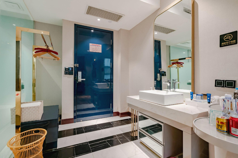 Bathroom 3, Lingshang International Hotel, Luzhou