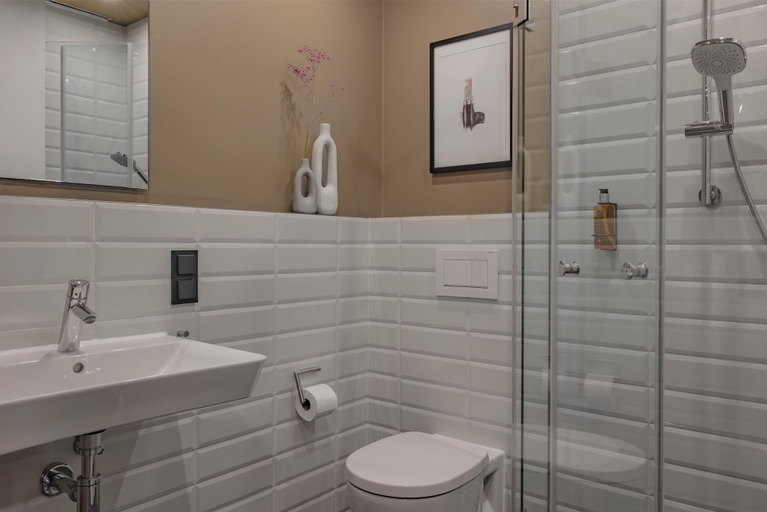 Bathroom 5, ipartment Leverkusen @HOME by Best Western, Leverkusen