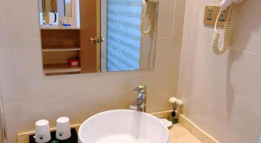 Bathroom 4, Greentree Inn Shanghai Fengxian District Xiaotang , Shanghai