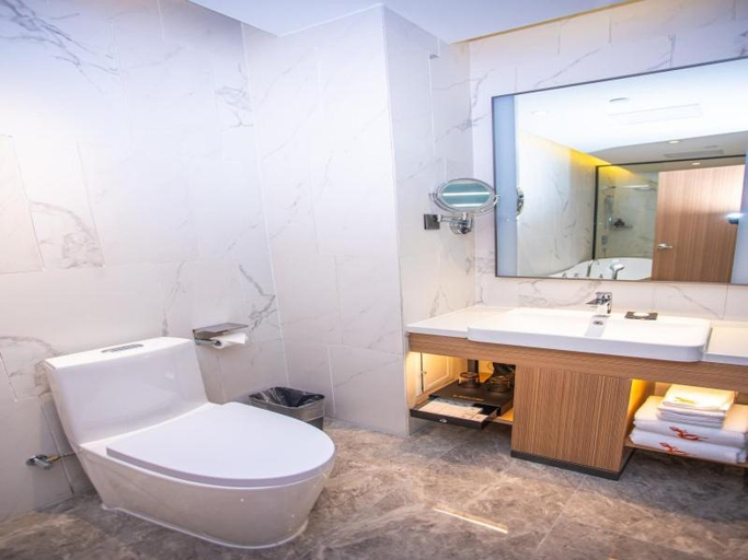 Bathroom 5, GreenTree Eastern Hotel Binzhou Zhonghai International Convention and Exhibition Center, Binzhou