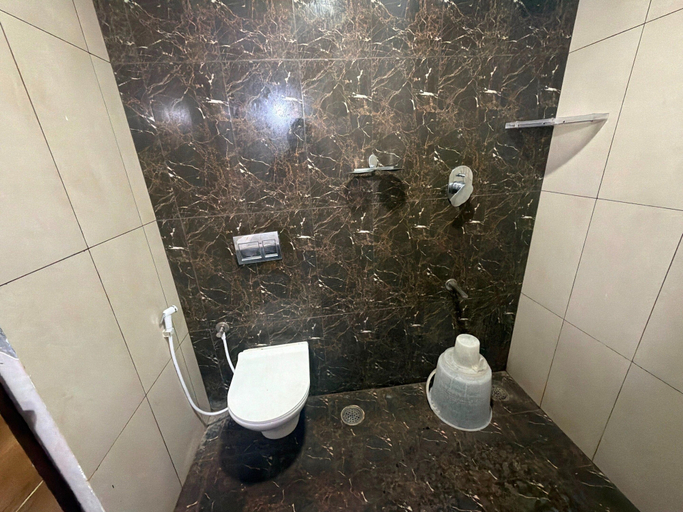 Bathroom 4, Deluxe With Balcony Hotel Prime Bliss, Bangalore