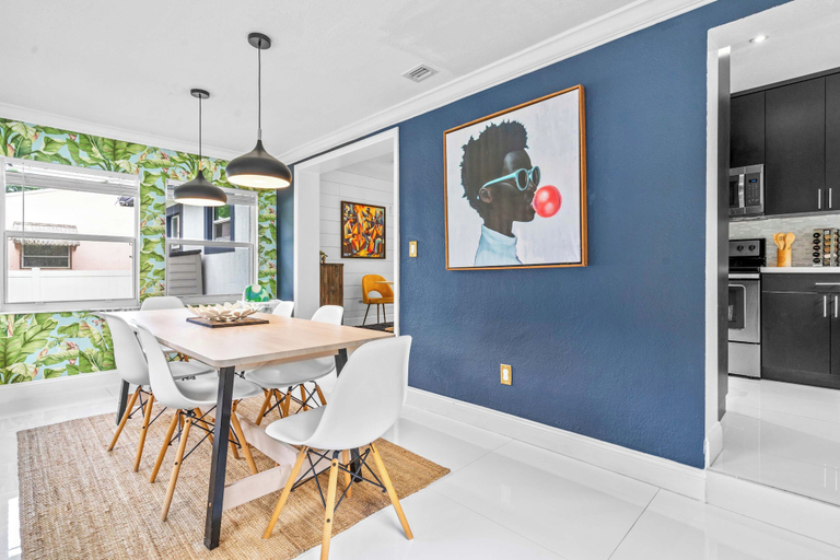 Interior 2, Charming Arthaus - With Yard Near Design District, Miami-Dade
