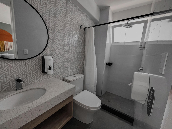 Bathroom 3, Viajero Arequipa Hostel, Arequipa