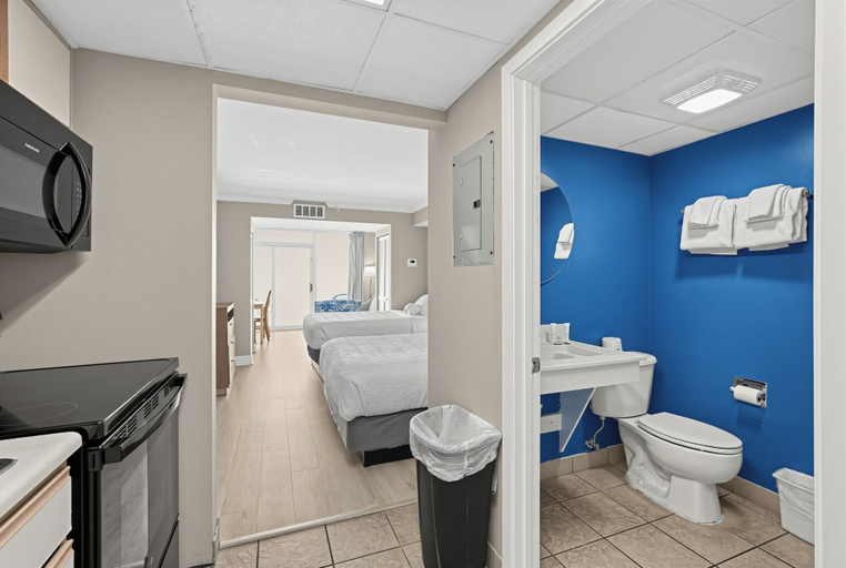 Bathroom 3, Camelot By the Sea, Horry