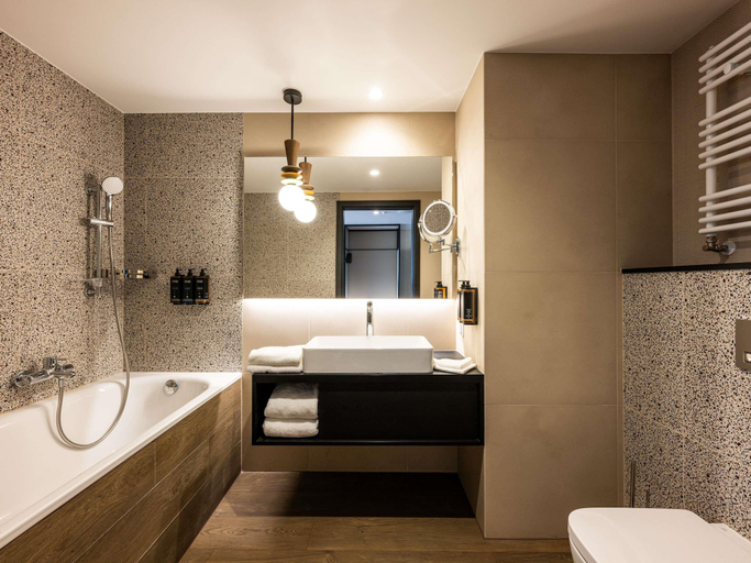 Bathroom 4, Mercure Szczyrk Resort, Bielsko