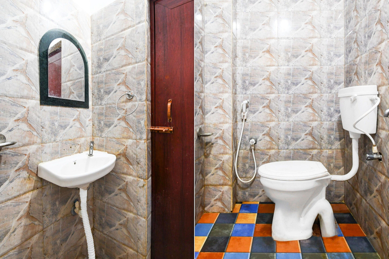 Bathroom 4, Classic Hotel Laxmi Guest House, Puri