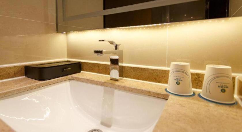 Bathroom 3, City Comfort Inn Baise Jinxiuguoji, Baise