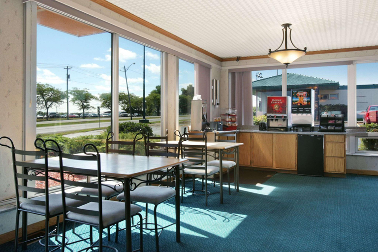 Others, Knights Inn Oswego West, Oswego